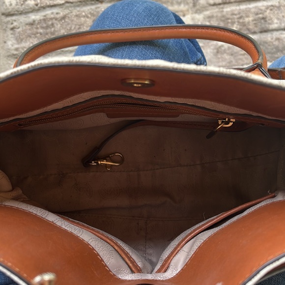 Michael kors purse and wallet bundle tan and brown - Picture 9 of 9